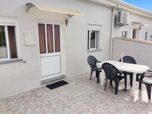Comfortable House in Marinhas + Garden and Sea View., Marinhas (foto 2)