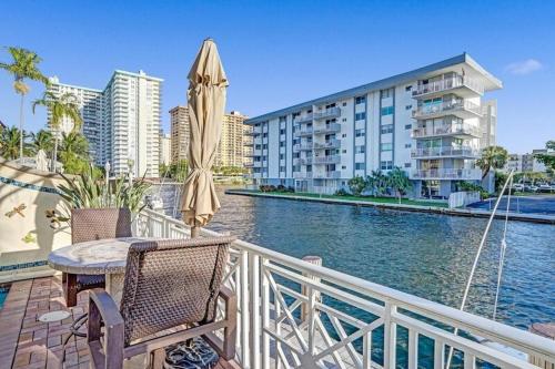 Villa Shoreline Luxe, Cozy 3BR Villa with Resort-Style Pool in Eastern Shores