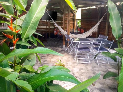 ระเบียง/ชานเรือน, Appartement charmant à Sainte-Rose de 40 m² avec piscine (Appartement charmant a Sainte-Rose de 40 m² avec piscine) in ซานต์ โรเซ