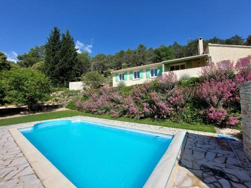 Skats, Spacious Villa in Saint-Nazaire in Saint-Nazaire (Languedoc-Roussillon)