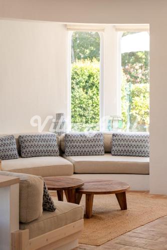Elegant villa with private pool in Quarteira - image 3