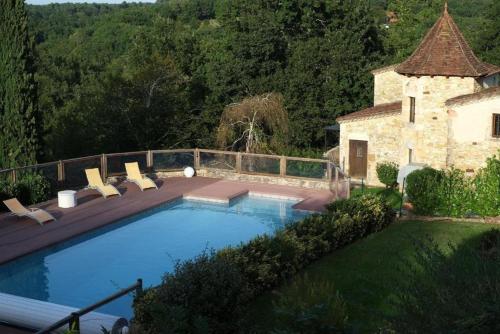 Maison de charme à Puy-l'Évêque avec piscine partagée gîte à louer Roubert