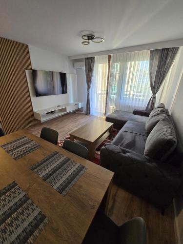 Urban Dvor - Apt 2