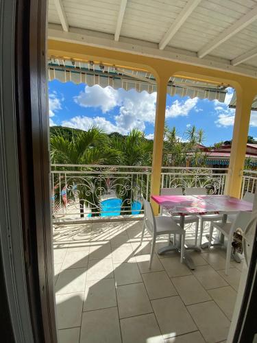 Appartement lumineux à Pointe-Noire avec piscine partagée - Location saisonnière - Pointe-Noire