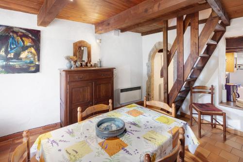 Maison Larzac Cevennes Grand Gite in Le Cros