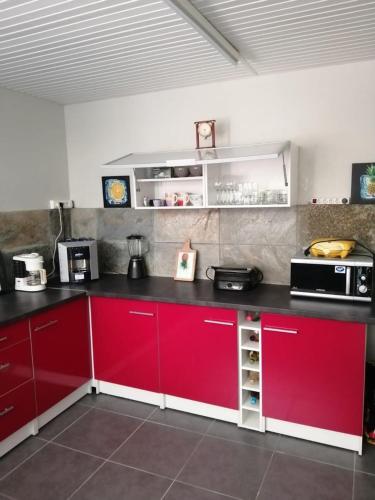 Appartement charmant à Rivière-Pilote avec piscine partagéeB - image 3