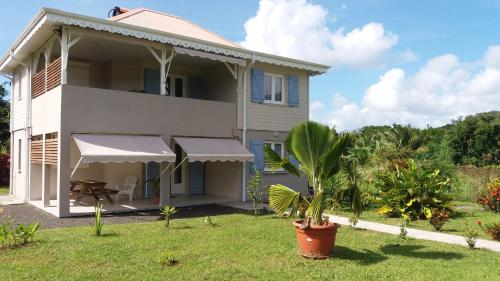 Appartement cosy Les Trois-Îlets 85 m² jardin verdoyant - Location saisonnière - Les Trois-Îlets