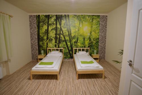  Zsolnay Apartmanház Exotic, Unterkunft in Pécs