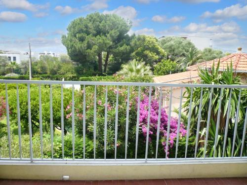Appartement spacieux à Juan-les-Pins 130 m² avec vue sur le lac