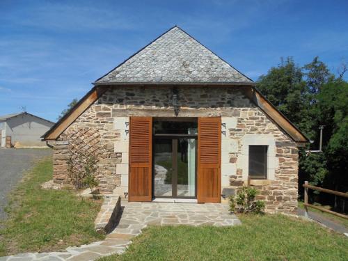 Maison spacieuse à Castelnau-de-Mandailles avec cheminée 250 m² gîte à louer Castelnau-de-Mandailles