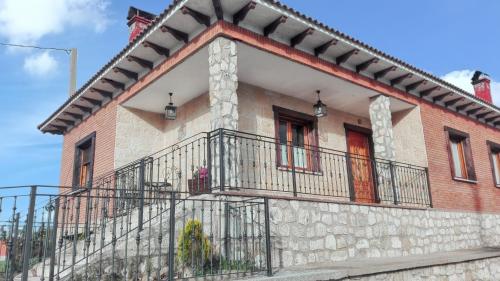 Ieeja, Family house in Peral de Arlanza with fenced garden in Peral de Arlanza