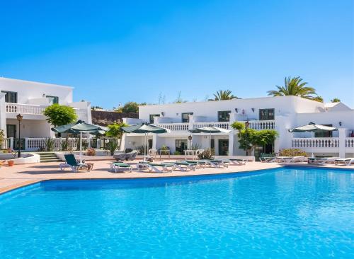 Charming Apartment in Tías + Pool