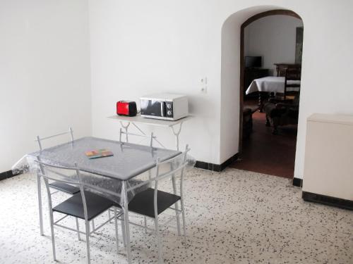virtuve, Appartement spacieux à Bessèges - Vue montagne et terrasse (Appartement spacieux a Besseges - Vue montagne et terrasse) in Besseges