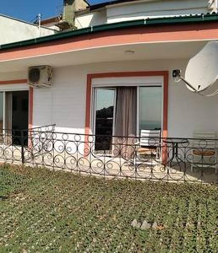Comfortable Apartment in Ulcinj with Sea View and Garden