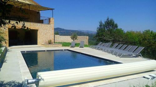 Villa spacieuse avec piscine privée et vue montagne à Prades gîte à louer Prades