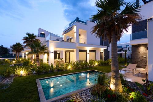 3 bedrooms, 4 beds