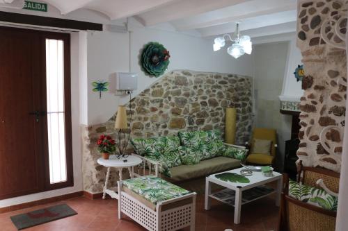 Charming house in Estivella near nature, Estivella
