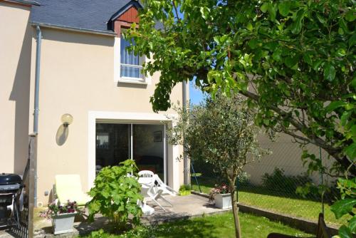 Maison charmante à Saint-Jouan-des-Guérets avec jardin clôturé gîte à louer Saint-Jouan-des-Guérets