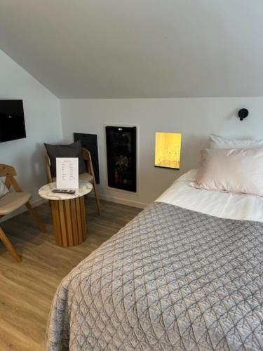 1 queen bed