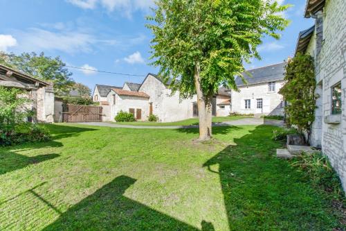 Maison spacieuse à Assay avec jardin et cheminée gîte à louer Chateau de Basché