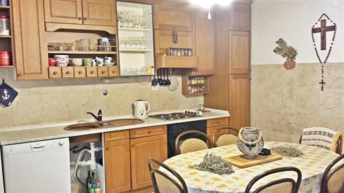 virtuve, Spacious Apartment in Zlarin + terrace in Zlarin