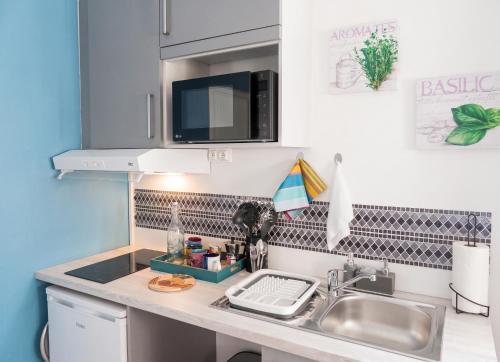 ห้องครัว, Studio accueillant à Baie Mahault - 20 m² avec piscine privée (Studio accueillant a Baie Mahault - 20 m² avec piscine privee) in แบ มาโอล