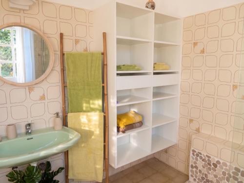 ห้องน้ำ, Studio accueillant à Baie Mahault - 20 m² avec piscine privée (Studio accueillant a Baie Mahault - 20 m² avec piscine privee) in แบ มาโอล