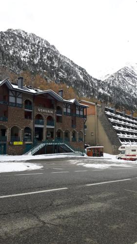 Exterior view, Modern studio in Arinsal of 40 m² with mountain view in Arinsal
