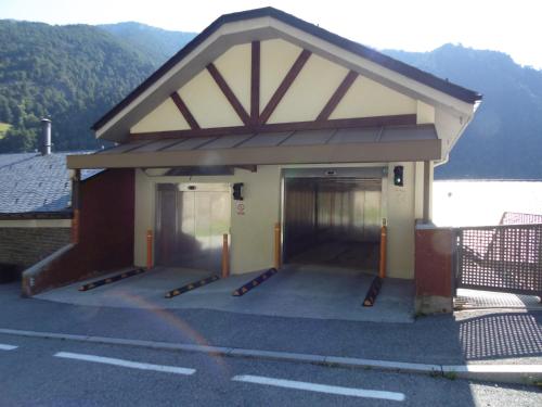 Exterior view, Modern studio in Arinsal of 40 m² with mountain view in Arinsal