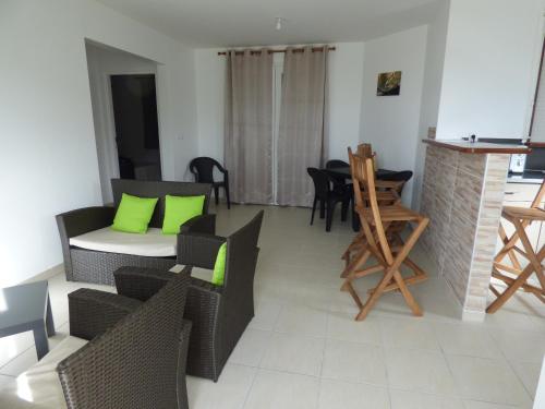 Appartement confortable aux Trois Îlets - 85 m² - Vue montagne - image 4