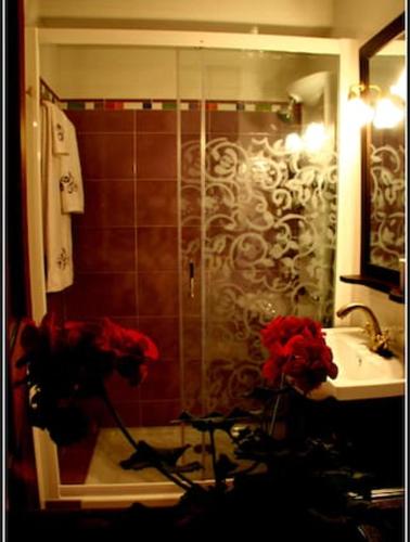 Shower, Charming Apartment in Villamayor – 40 m² – Parking Included in Villamayor