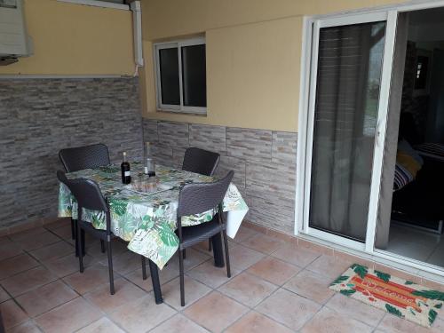 Appartement charmant à Saint-Joseph avec jardin et terrasse, 60 m² (Appartement charmant a Saint-Joseph avec jardin et terrasse, 60 m²) in Saint-Joseph