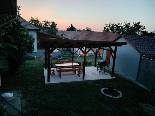 Iekārtas, Alice Apartman in Kiskore