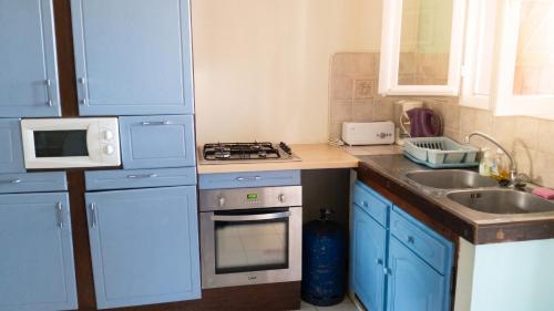Kitchen, Maison confortable Le Moule Jacuzzi in Le Moule