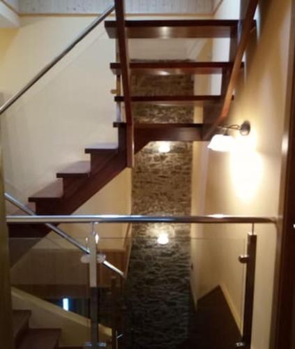Ieeja, Spacious villa with pool in Empalme de Vilar - 300 m², 8 guests in A Famelga