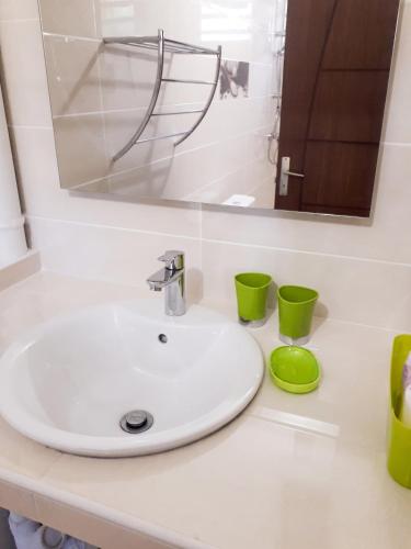 ห้องน้ำ, Studio tout confort à Sainte-Anne - 39 m² - Vue sur jardin (Studio tout confort a Sainte-Anne - 39 m² - Vue sur jardin) in เบราร์ด