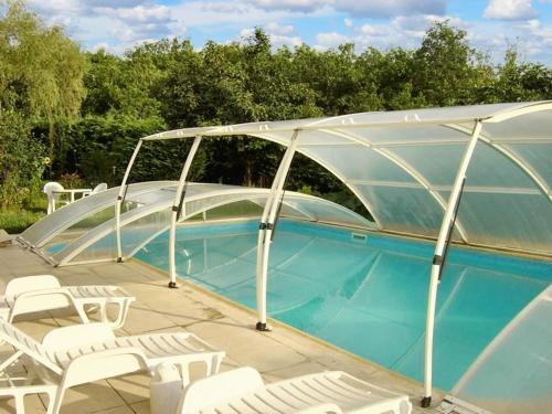 Charmante maison à Sarrazac avec piscine privée gîte à louer Orliac