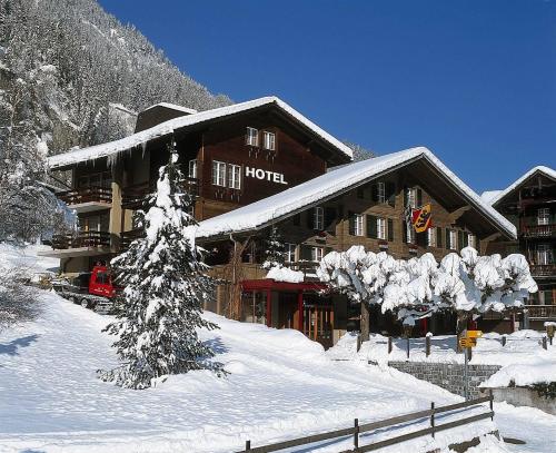 مدخل, فندق شوتزين لاوتربرونين (Hotel Schutzen Lauterbrunnen) in لوتيربرونين