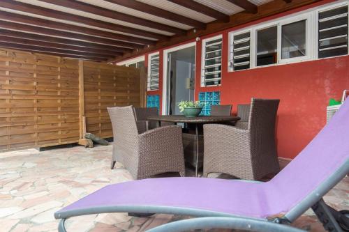 Appartement moderne à Fort-de-France, terrasse équipée, 50 m². - Location saisonnière - Fort-de-France