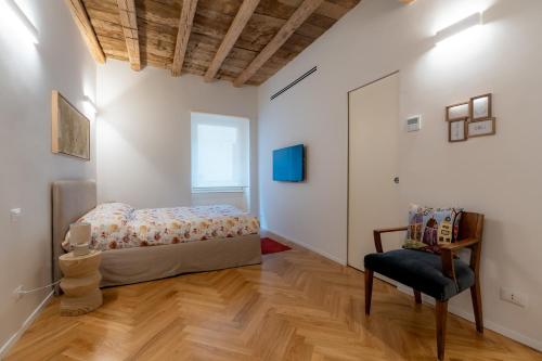 Vatican Suite: Steps to St. Peter by Viva Domus
