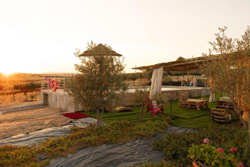 Courtyard T0 Studio Farmhouse in Monsanto
