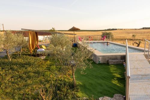Courtyard T0 Studio Farmhouse in Monsanto