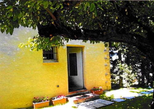 Viesnīcas āriene, Appartement lumineux à Lançon-Provence, piscine partagée (Appartement lumineux a Lancon-Provence, piscine partagee) in Lancon-Provence