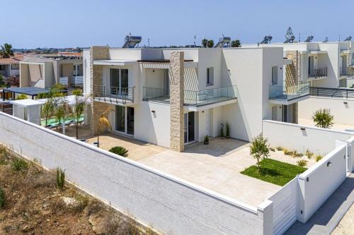 Villa Selene by Villa Plus - image 2