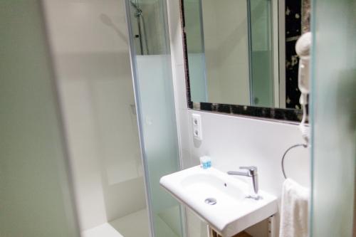 Host & Home - image 10