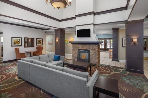 المنظر الخارجي, Staybridge Suites O'Fallon Chesterfield By IHG in O'Fallon
