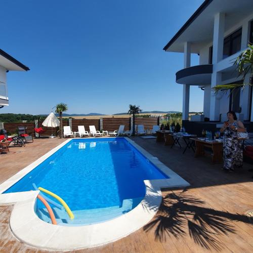 Apartments with sea view in Kraymorie