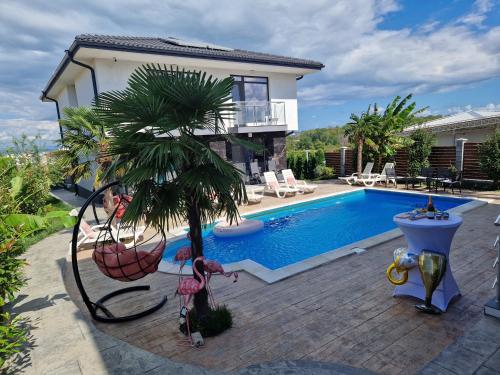 Apartments with sea view in Kraymorie