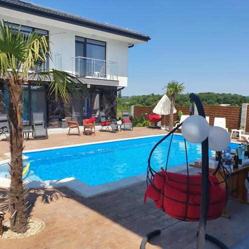 Apartments with sea view in Kraymorie