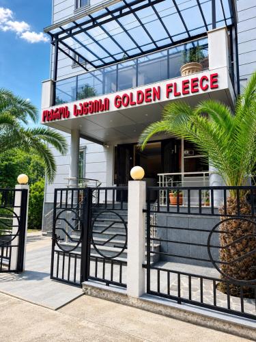 Golden Fleece Hotel